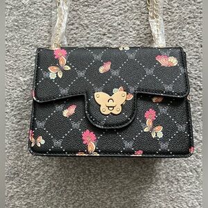 NWT Like Dreams Black Butterfly Bag with Gold Chain Strap